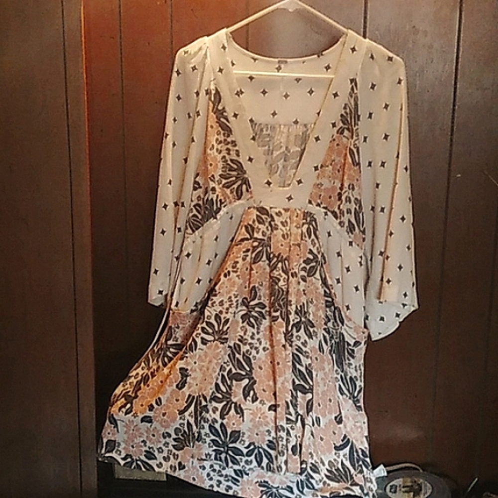 Free People S/P, pink/charcoal 3/4 sleeve, pocketed, floral print tunic blouse